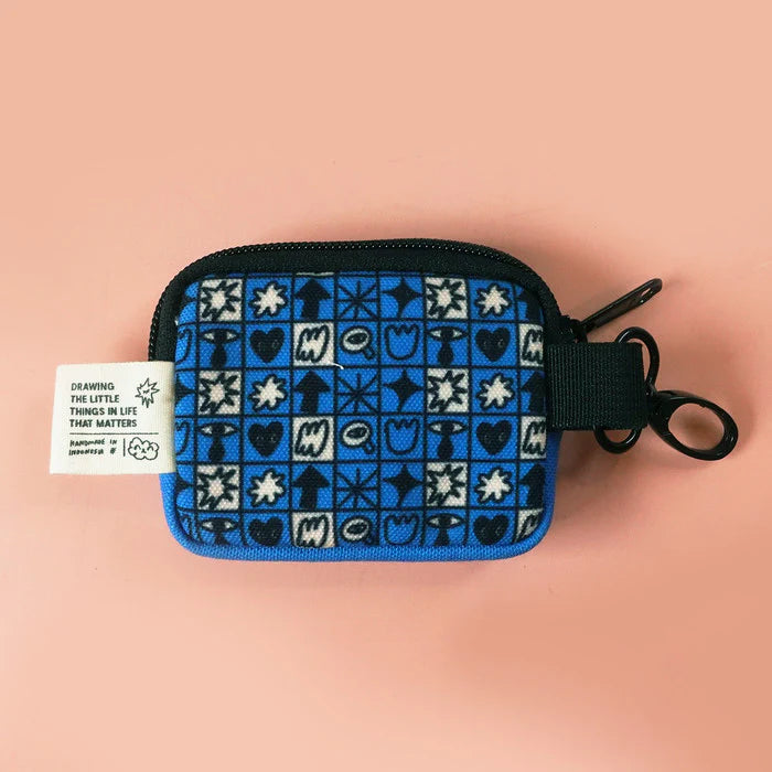 Screen and Green Airpods Pouch